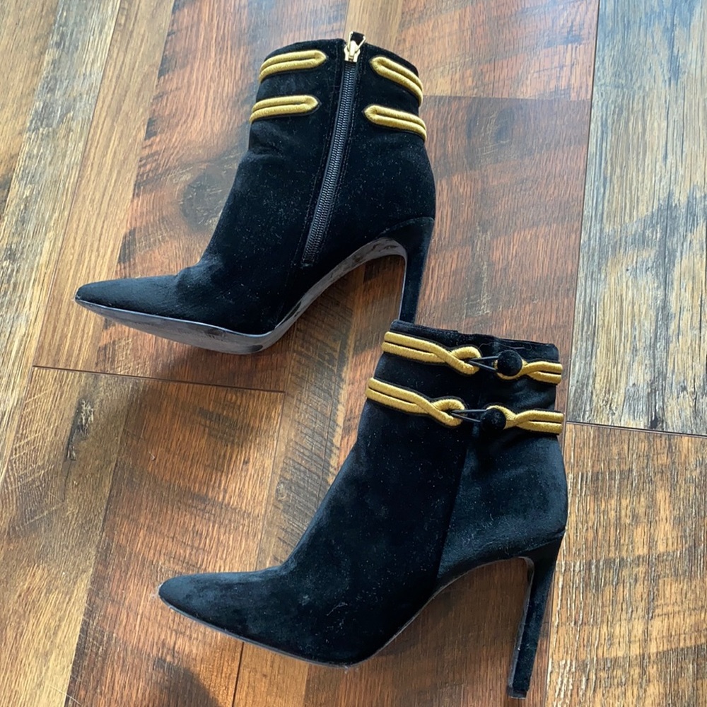 Nine West bootie size 7